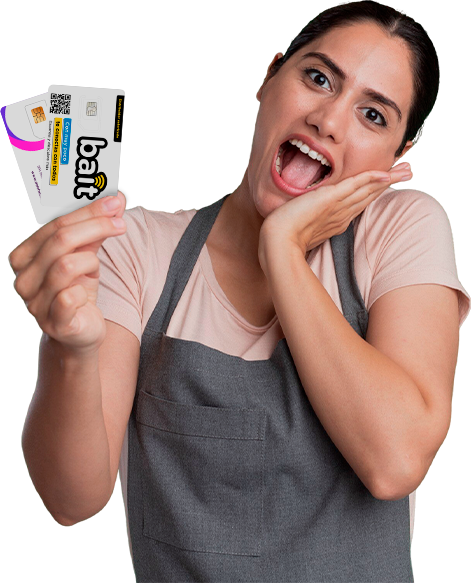 Vendedora feliz con SIMs